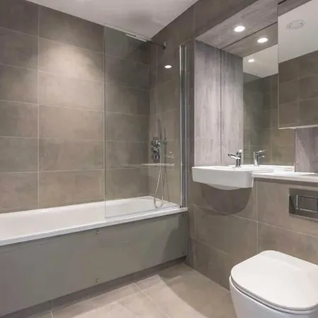 Double With Its Own Bathroom In A Shared 2 Bedroom Flat For Rent In Bham *